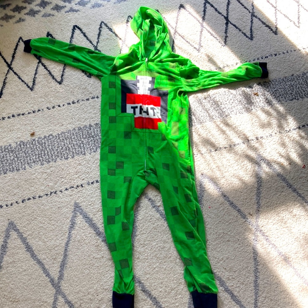Minecraft creeper onesie